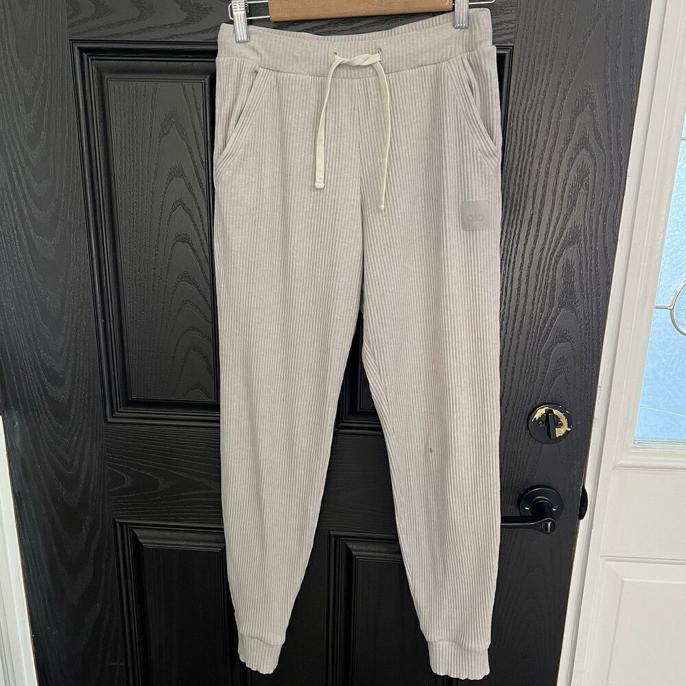 Alo Yoga Muse Jogger Women’s Size Small
